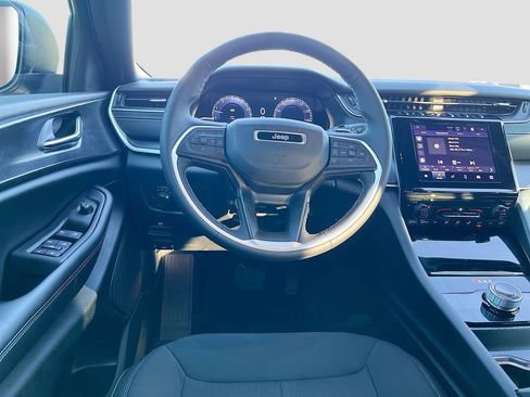 Used 2025 Jeep Grand Cherokee Laredo w/ Trailer Tow Package image 20