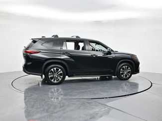 Used 2021 Toyota Highlander XLE video 2