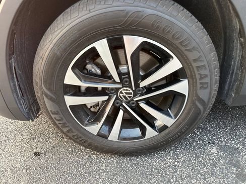 Used 2024 Volkswagen Tiguan S AWD/4WD image 10