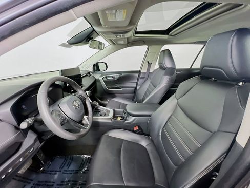 Used 2023 Toyota RAV4 XLE Premium image 20