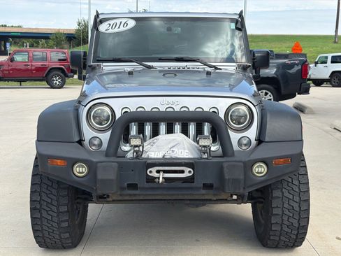 Used 2016 Jeep Wrangler Unlimited Sport w/ Quick Order Package 24S AWD/4WD image 3