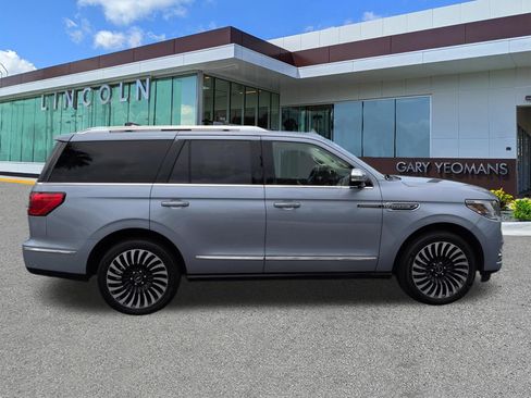 Used 2021 Lincoln Navigator Black Label w/ Cargo Convenience Package AWD/4WD image 3