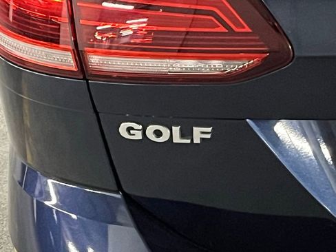 Used 2018 Volkswagen Golf S image 32