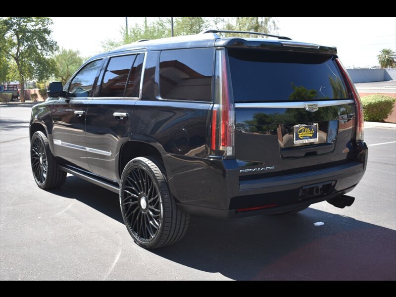 Used 2017 Cadillac Escalade Platinum AWD/4WD image 6
