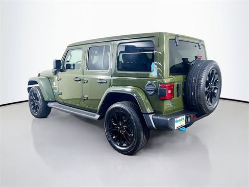Used 2022 Jeep Wrangler Unlimited Sahara image 7