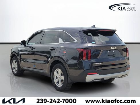 New 2026 Kia Sorento LX FWD image 4