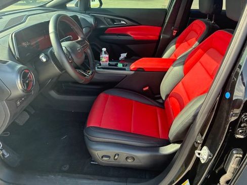 Used 2025 Chevrolet Equinox EV RS FWD image 11