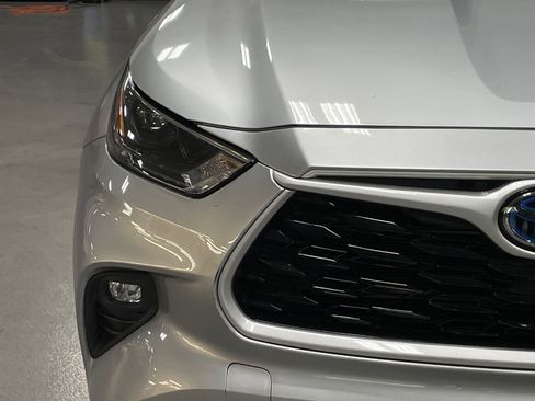Used 2023 Toyota Highlander LE image 5