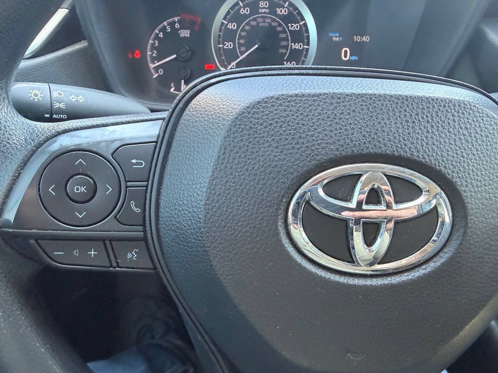Used 2021 Toyota Corolla LE FWD image 19