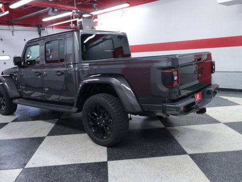 Used 2021 Jeep Gladiator Overland AWD/4WD image 6