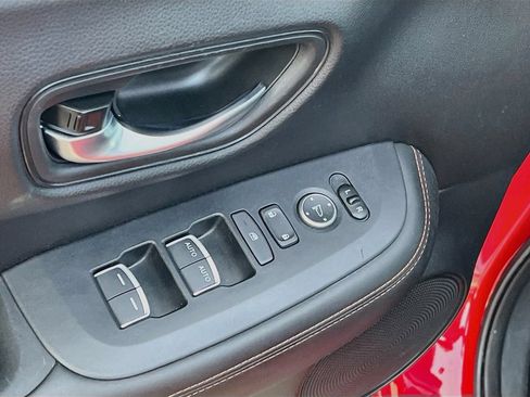Used 2025 Honda HR-V Sport image 17