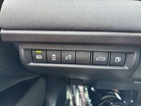 Used 2025 Toyota Camry LE FWD image 30