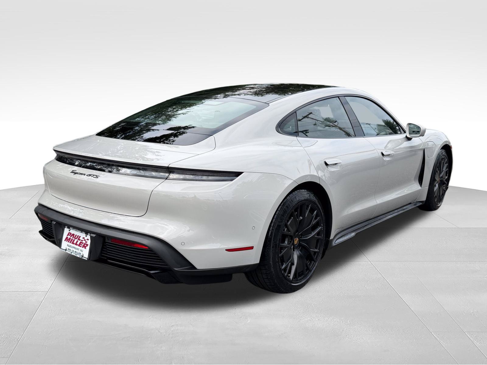 Used 2022 Porsche Taycan GTS AWD/4WD image 8