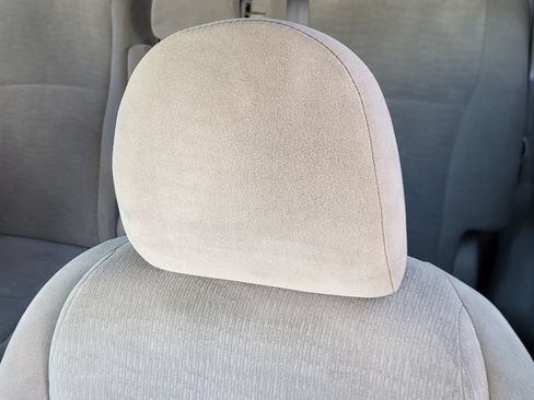 Used 2013 Toyota Highlander Plus AWD/4WD image 17