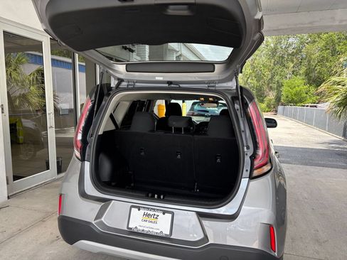 Used 2025 Kia Soul LX w/ LX Technology Package FWD image 31