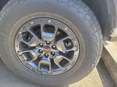 Used 2023 Nissan Frontier PRO-4X w/ Pro-4X Premium Package AWD/4WD image 2