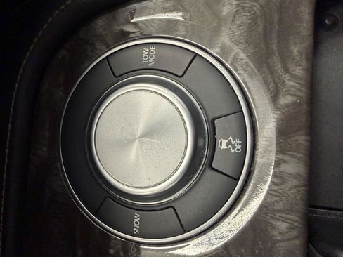 Used 2021 Nissan Armada Platinum w/ Captain's Chairs Package RWD image 28