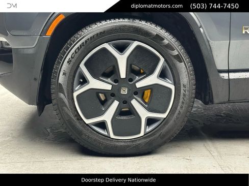 Used 2023 Rivian R1T Adventure image 33