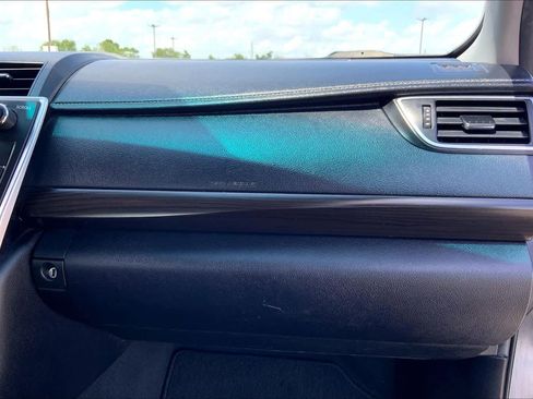 Used 2015 Toyota Camry XLE w/ Moonroof Package image 17