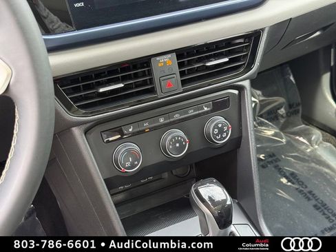 Used 2022 Volkswagen Taos SE FWD image 34