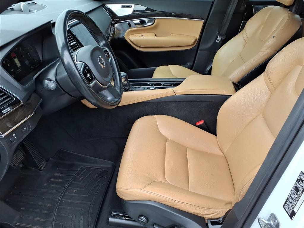Used 2018 Volvo XC90 T6 Momentum w/ Momentum Plus Package AWD/4WD image 10