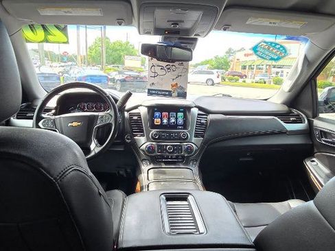 Used 2020 Chevrolet Suburban Premier AWD/4WD image 30