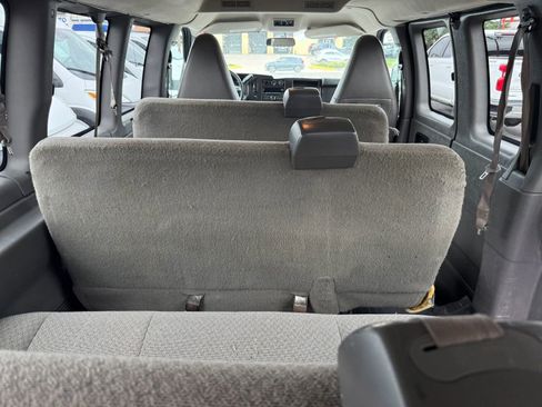 Used 2020 Chevrolet Express 3500 LS RWD image 12