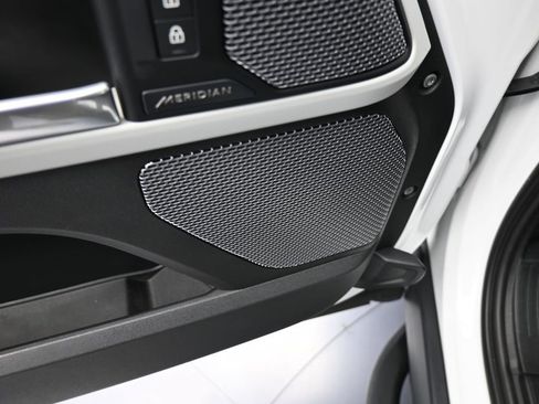 Used 2022 Land Rover Defender 110 S image 15