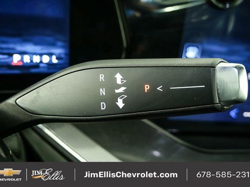 Used 2025 Chevrolet Suburban RST w/ Comfort Package image 19