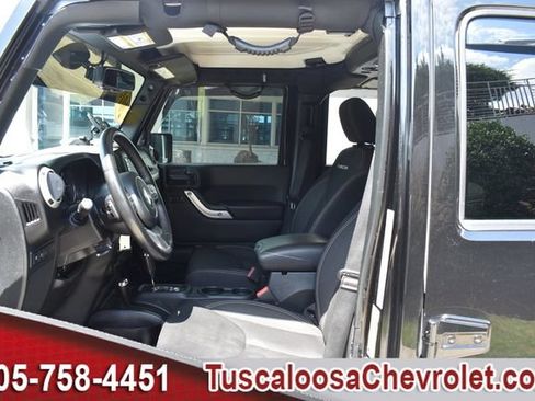 Used 2018 Jeep Wrangler Unlimited Rubicon w/ Connectivity Group AWD/4WD image 19