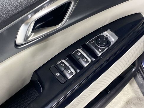 Used 2024 Kia Carnival LX image 15