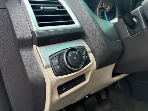 Used 2015 Ford Explorer XLT w/ Equipment Group 202A AWD/4WD image 10