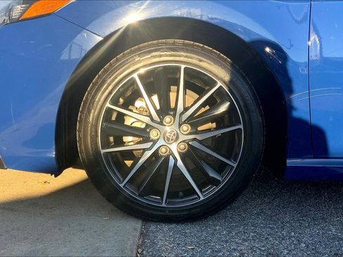 Used 2023 Toyota Camry SE image 11