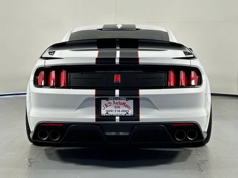 Used 2019 Ford Mustang Shelby GT350R w/ GT350R Equipment Group 920A RWD image 7
