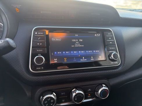 Used 2021 Nissan Kicks S image 36