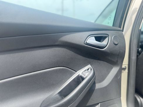 Used 2018 Ford Focus SEL FWD image 40