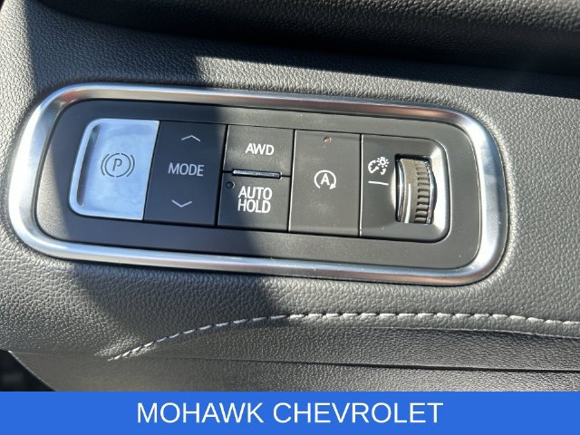 Used 2025 Buick Enclave Sport Touring w/ Power Package AWD/4WD image 18