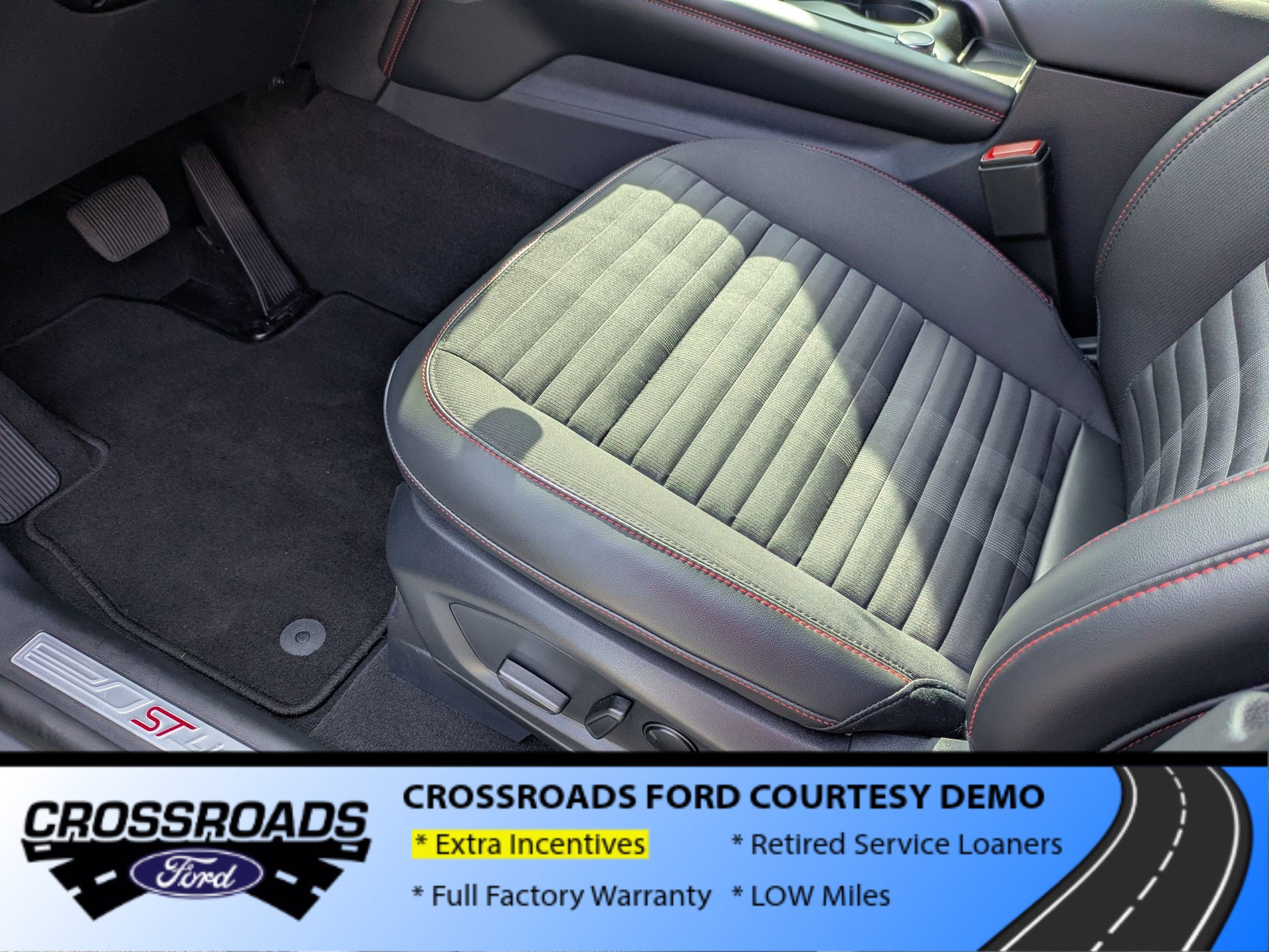 New 2026 Ford Explorer ST-Line w/ ST-Line Street Pack AWD/4WD image 14