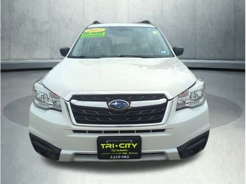 Used 2017 Subaru Forester 2.5i w/ Alloy Wheel Package image 10