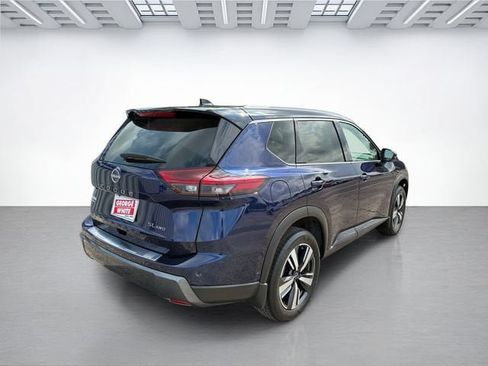 Used 2025 Nissan Rogue SL w/ SL Premium Package AWD/4WD image 4