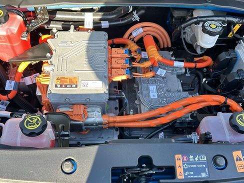 Used 2022 Chevrolet Bolt EUV Premier w/ Launch Edition image 24