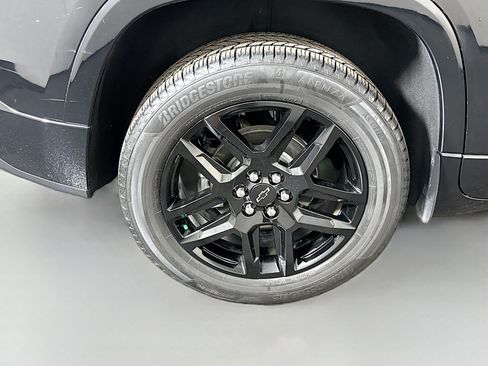Used 2019 Chevrolet Traverse Premier w/ LPO, Blackout Package FWD image 33