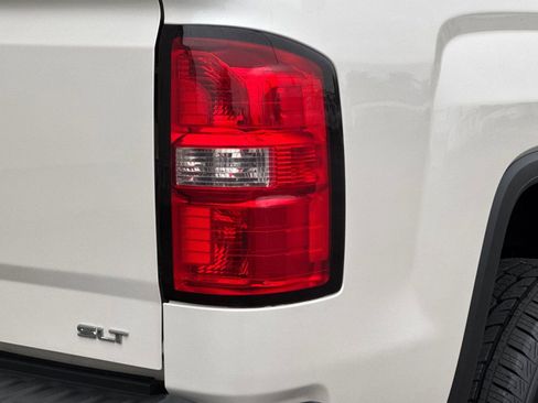 Used 2014 GMC Sierra 1500 SLT w/ SLT Crew Cab Value Package AWD/4WD image 26