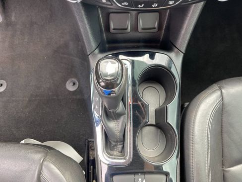 Used 2017 Chevrolet Cruze Premier image 21