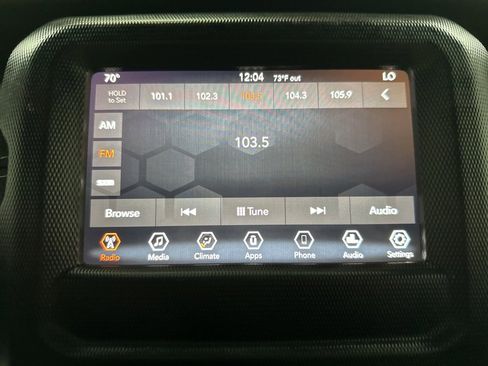 Used 2018 Jeep Wrangler Unlimited Sahara image 26