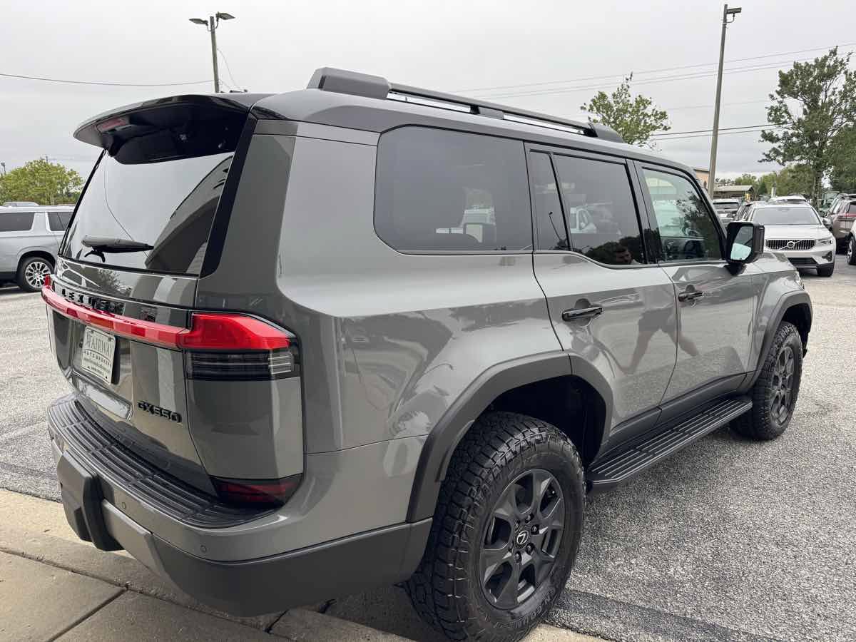 Used 2025 Lexus GX 550 AWD/4WD image 6