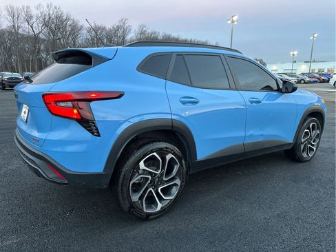 Used 2024 Chevrolet Trax RS w/ Sunroof Package image 8