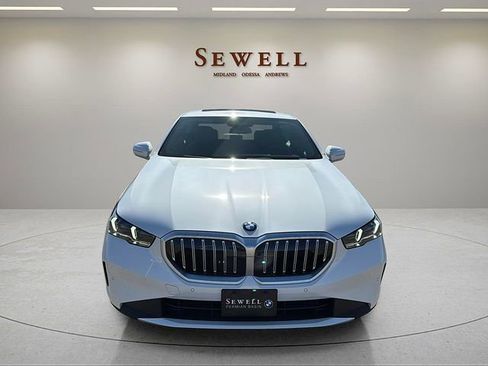 Certified 2025 BMW 530i xDrive w/ Premium Package AWD/4WD image 8