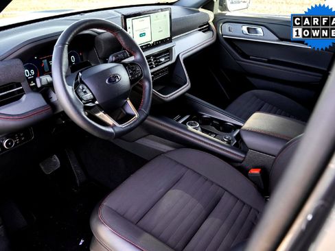 Used 2025 Ford Explorer ST-Line w/ ST-Line Street Pack image 10