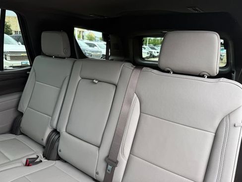 Used 2024 Chevrolet Tahoe Z71 w/ Luxury Package AWD/4WD image 24